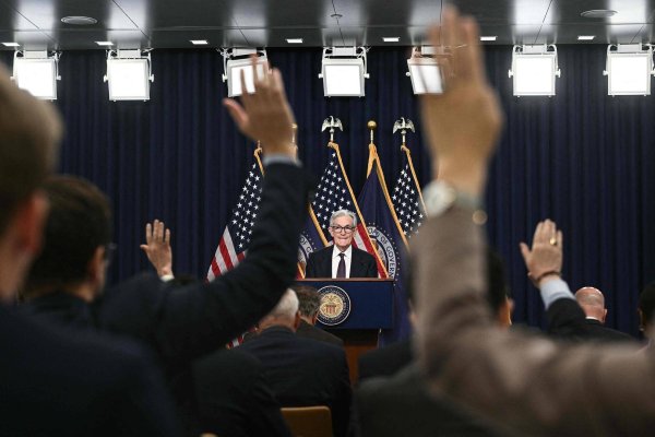 魔投网 降？不降！美联储主席与特朗普政府的降息拉锯战